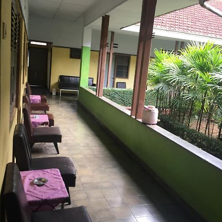 Oyo Life 1708 Hotel Budi Famili 1 Syariah Ciamis Exterior photo