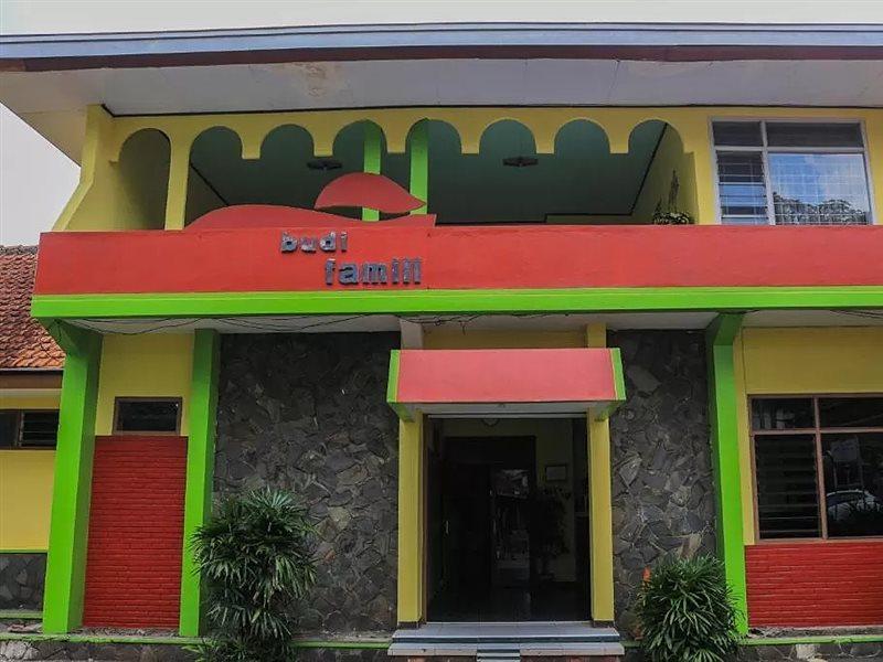 Oyo Life 1708 Hotel Budi Famili 1 Syariah Ciamis Exterior photo