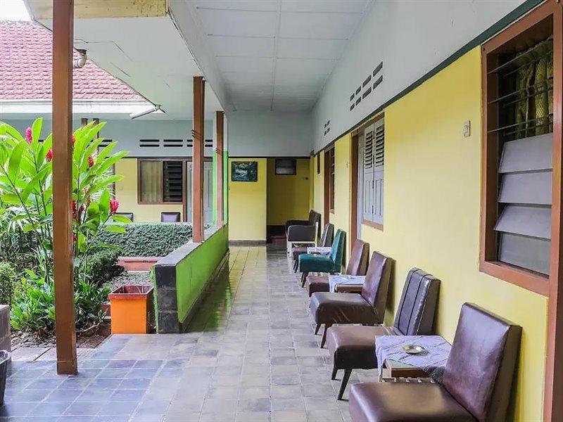Oyo Life 1708 Hotel Budi Famili 1 Syariah Ciamis Exterior photo