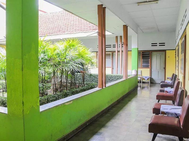 Oyo Life 1708 Hotel Budi Famili 1 Syariah Ciamis Exterior photo